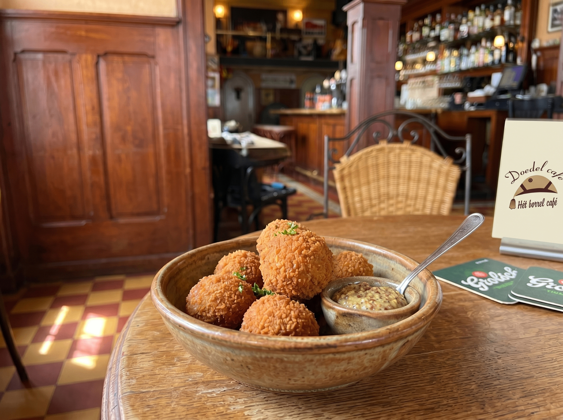 Bitterballen in Café de Doedel